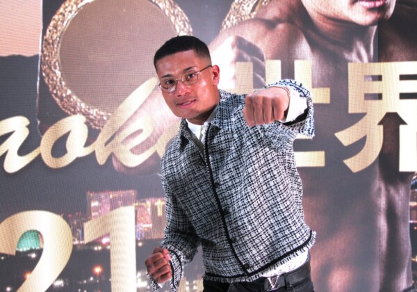 平岡アンディが世界戦4日前にいまだ渡米できず