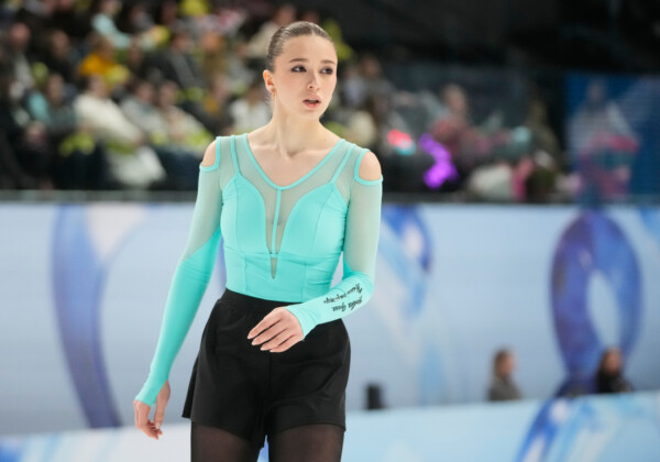 今年2月に国内大会で復帰した際のワリエワ。2030年のフランス・アルプス五輪を狙っている（写真・AP/アフロ）