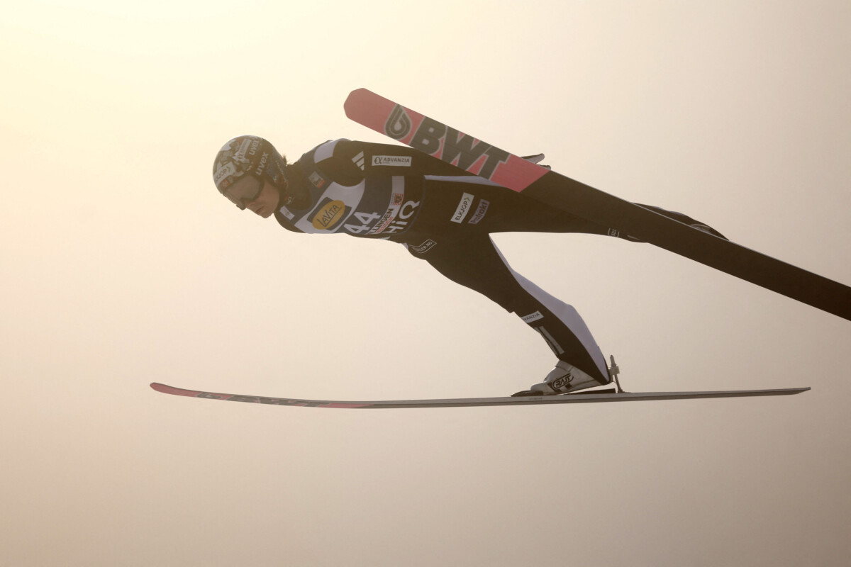 北京五輪男子ラージヒルの金メダルストであるノルウェーのマリウス・リンヴィクが停止処分を受けたのが疑惑の引き金となった（写真・ロイター/アフロ）