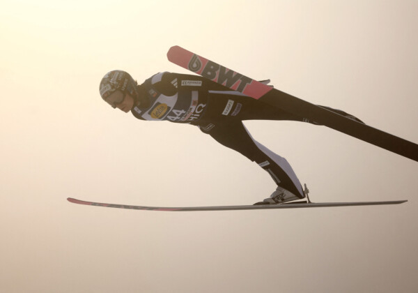 北京五輪男子ラージヒルの金メダルストであるノルウェーのマリウス・リンヴィクが停止処分を受けたのが疑惑の引き金となった（写真・ロイター/アフロ）