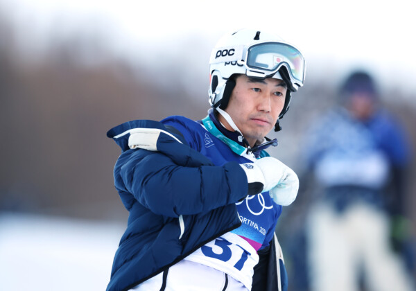 スノボ男子パラレル大回転予選でボードから禁止のフッ素陽性反応が出て失格となった斯波正樹（写真-森田直樹/アフロスポーツ）