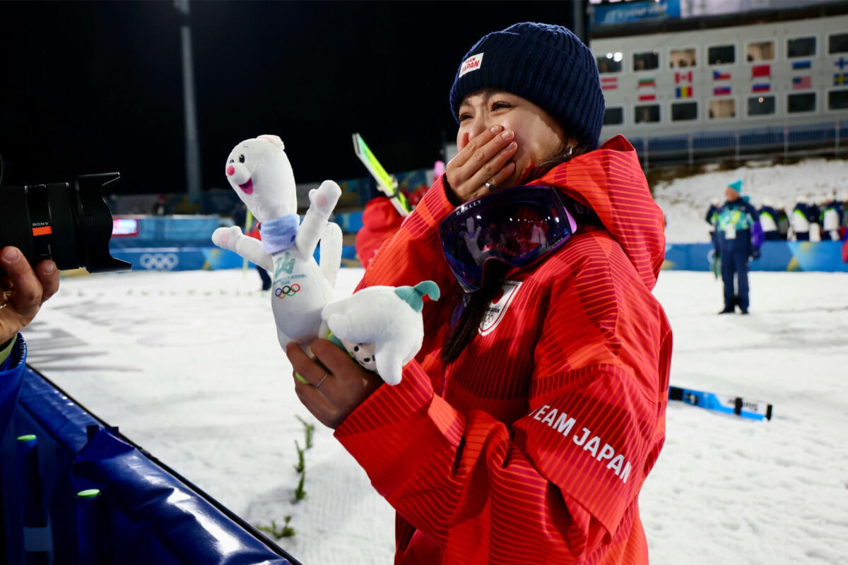 高梨沙羅が混合団体4年越し銅メダルに歓喜の涙（写真：長田洋平/アフロスポーツ）