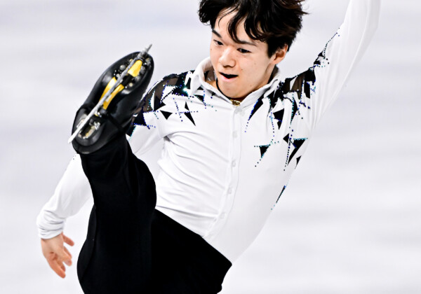 鍵山優真がミスをしながらも1位のマリニンに5.09点差の2位につけた（写真：Raniero Corbelletti/アフロスポーツ）