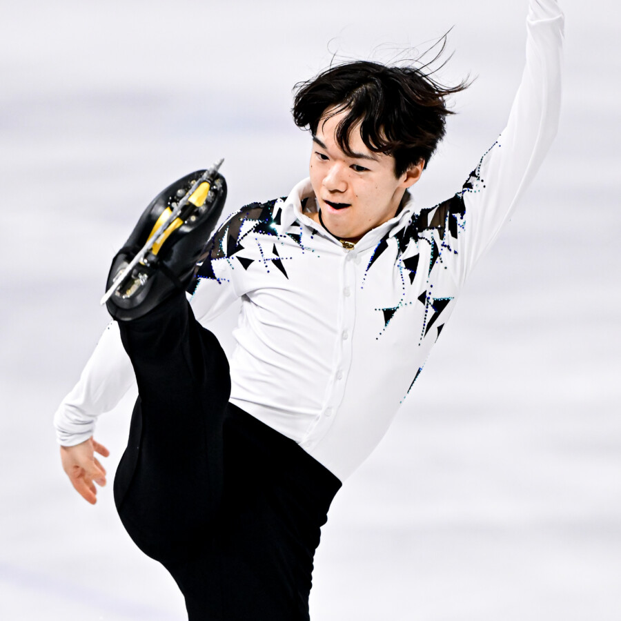 鍵山優真がミスをしながらも1位のマリニンに5.09点差の2位につけた（写真：Raniero Corbelletti/アフロスポーツ）