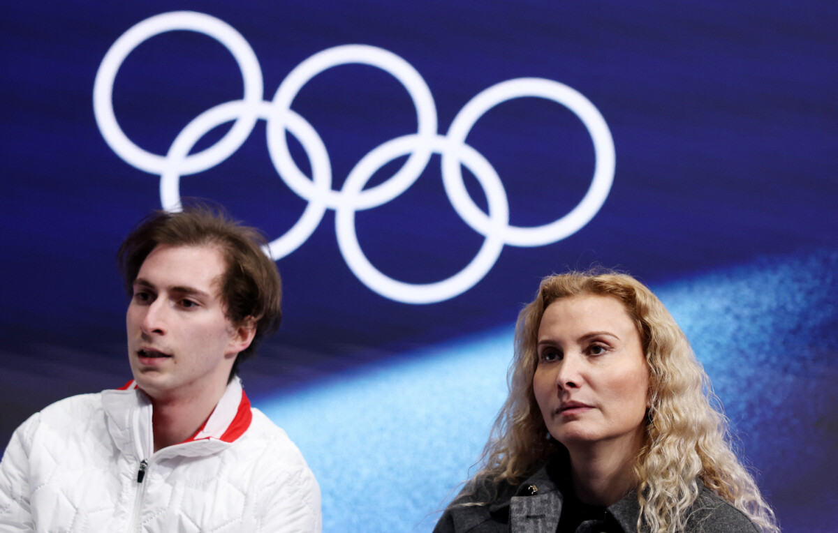 男子シングルでロシアの“鉄の女”エテリ・トゥトベリーゼ・コーチが姿を現して物議を醸したが女子ＳＰでは表に出てこなかった（写真・ロイター/アフロ）