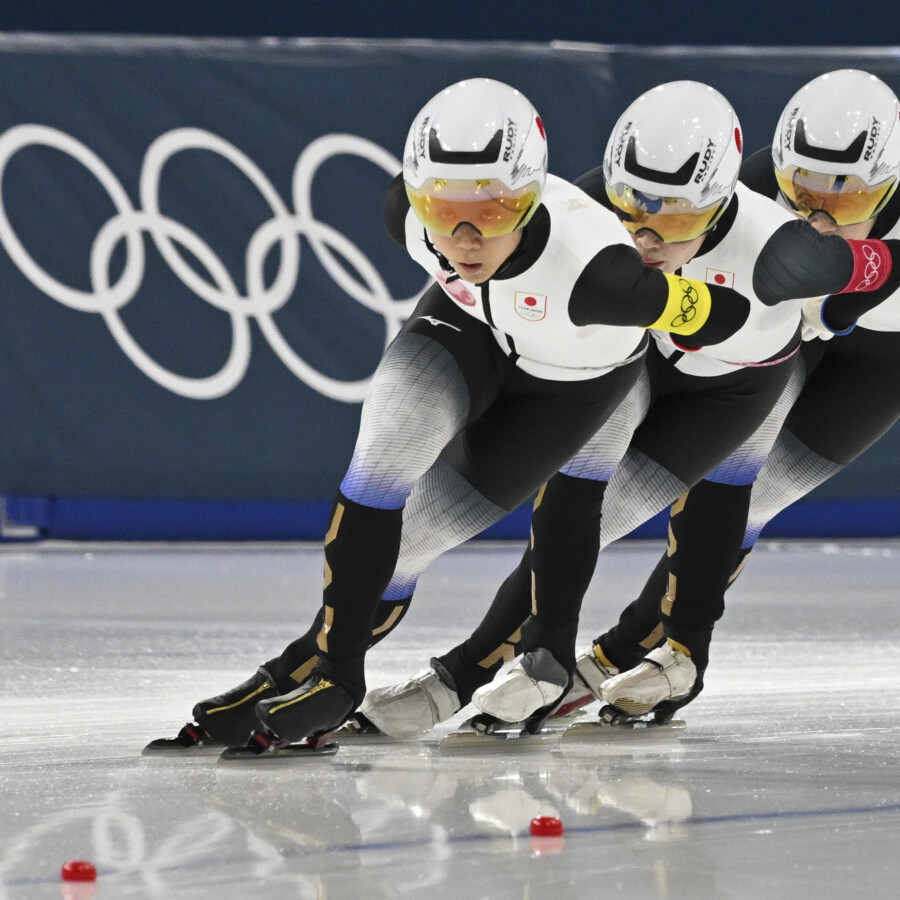 日本が女子団体追い抜きで銅メダルを獲得した(写真:エンリコ/アフロスポーツ)