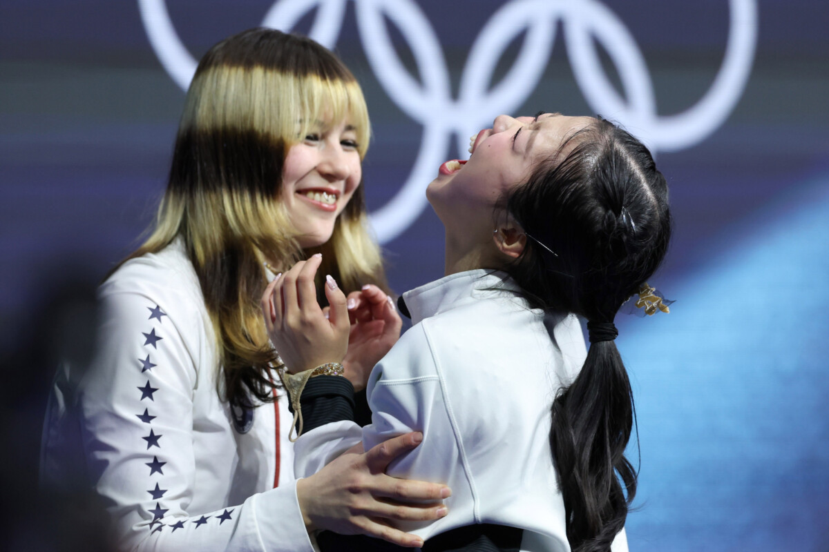 アリサ・リュウが自分の金メダルより中井亜美の銅メダルを祝福した姿が印象的だった（写真：PA Images/アフロ）