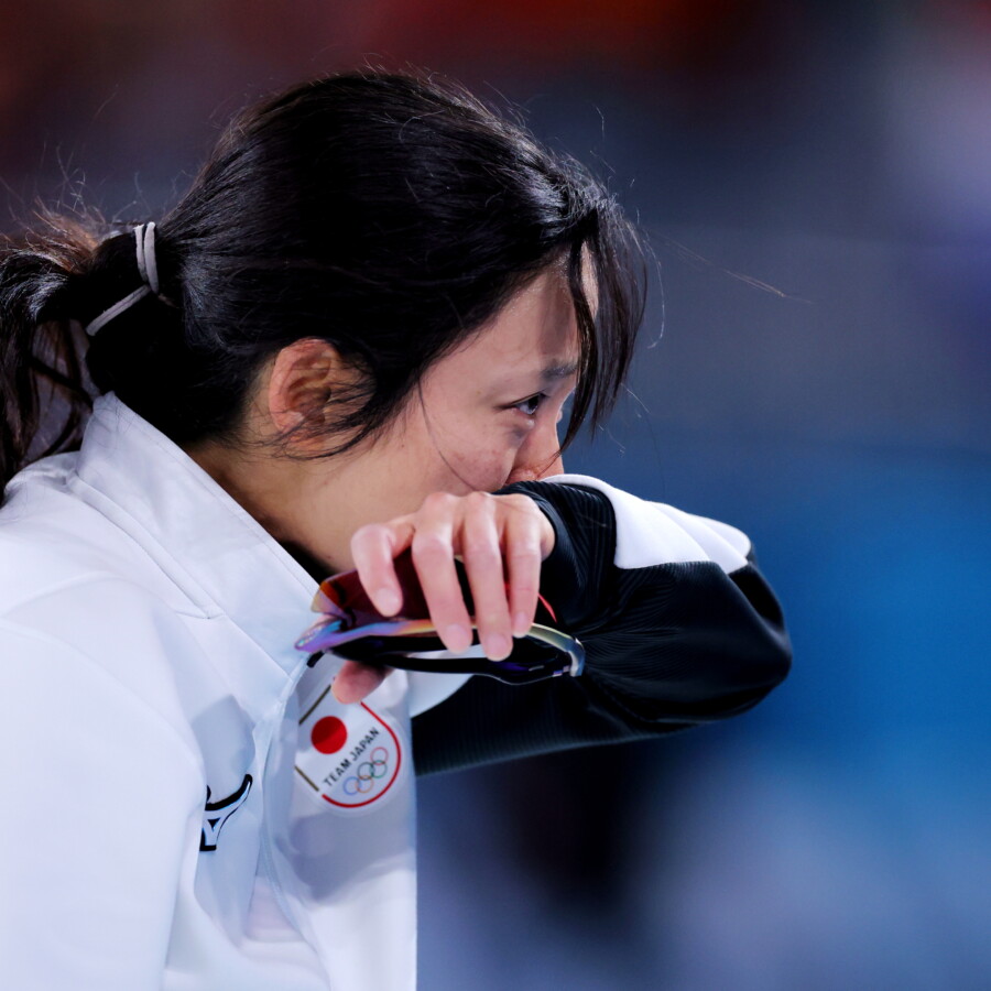 勝負の1500mで6位に終わった高木美帆は悔し涙に暮れた(写真:西村尚己/アフロスポーツ)