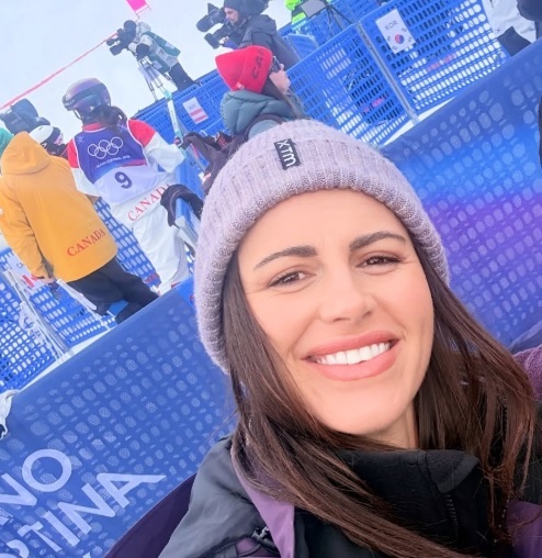 豪州著名美人スポーツ記者の“酔っ払い五輪レポート”が騒動に（ダニカ・メイソン氏公式インスタより）