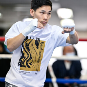 プロ7戦目に無敗でWBA世界ミニマム級王者となった松本流星が3.15横浜BUNTAIで高田勇仁との再戦に挑む（写真・山口裕朗）