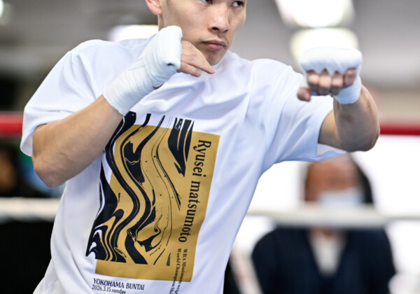 プロ7戦目に無敗でWBA世界ミニマム級王者となった松本流星が3.15横浜BUNTAIで高田勇仁との再戦に挑む（写真・山口裕朗）