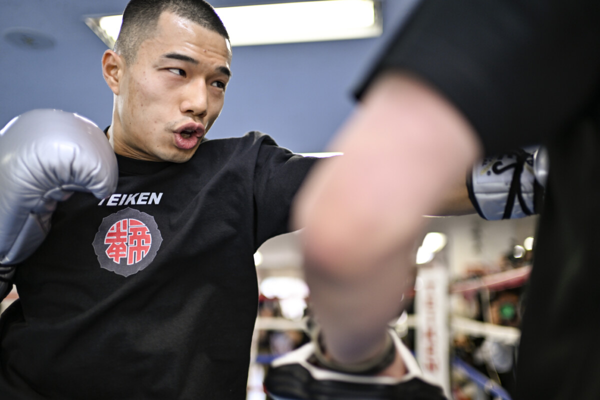 増田陸の“神の左”が“レジェンド”ドネアをキャンバスに沈めることができるのか（写真・山口裕朗）