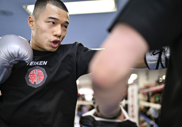 増田陸の“神の左”が“レジェンド”ドネアをキャンバスに沈めることができるのか（写真・山口裕朗）