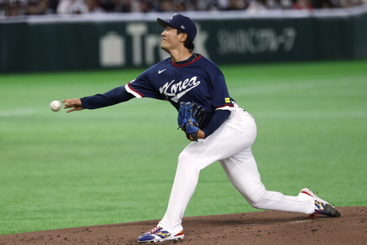 韓国の先発コ・ヨンピョは鈴木に2発、大谷に1発を浴びて撃沈した（写真・ロイター/アフロ）