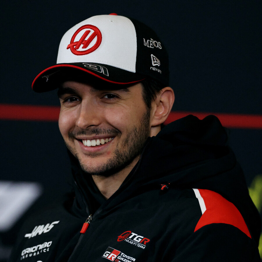 ハースのエステバン・オコンに殺人予告。中国GPの接触事故を受けてSNSによる誹謗中傷がエスカレート(写真・ロイター/アフロ)