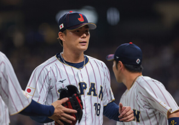 井端監督は立ち直った山本由伸を69球4回で降板させた（写真：Imagn/ロイター/アフロ）