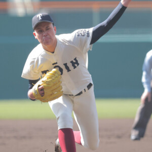 大阪桐蔭の2年生左腕の川本晴大が14奪三振完封をやってのける（写真・スポーツ報知/アフロ）