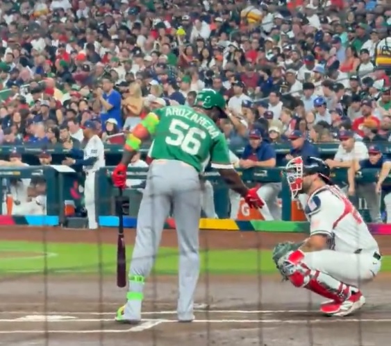 これが握手拒否シーン（Jomboy MediaのＸより）