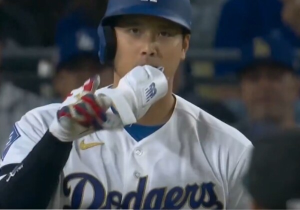 死球を受けた大谷が報復を予告？！（Rob FriedmanのＸより）