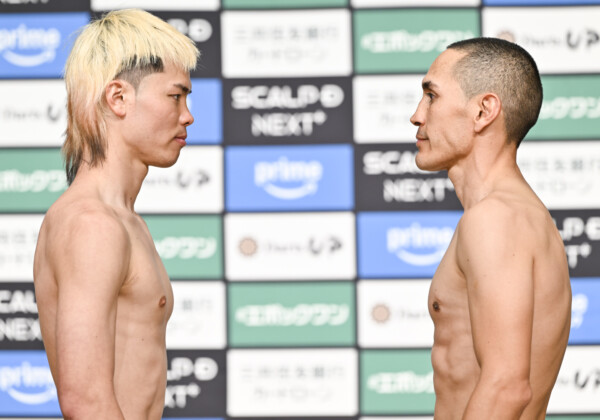 天心とエストラーダがフェイスオフ（写真・山口裕朗）