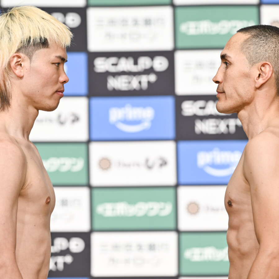 天心とエストラーダがフェイスオフ(写真・山口裕朗)