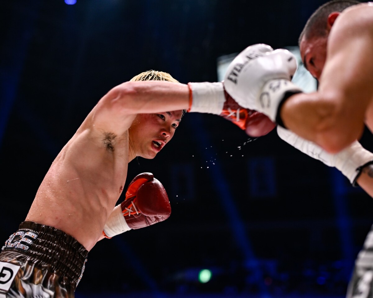 那須川天心が元2階級制覇のメキシコのレジェンドを9回終了後にギブアップさせた（写真・山口裕朗）