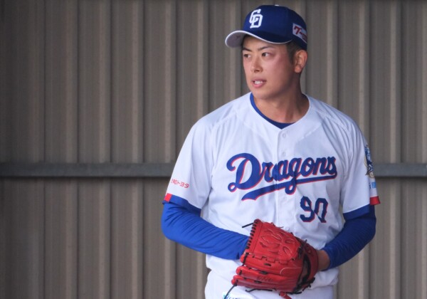 中日の絶対守護神の松山が2点差を守れずまさかの4失点炎上で逆転許す（資料写真・黒田史夫）