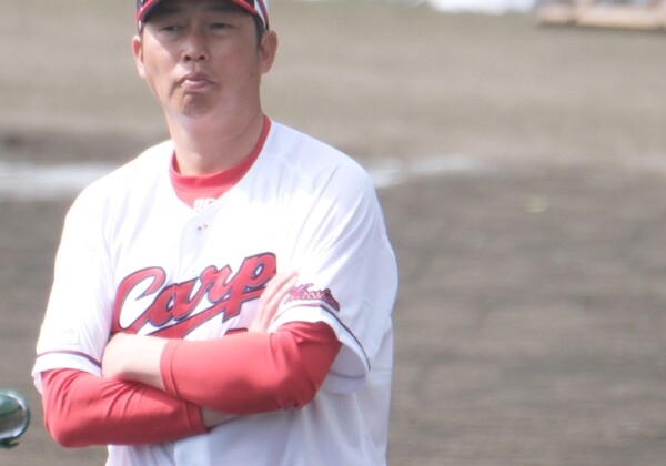 広島の新井監督も小園のミスを問題視した（資料写真・黒田史夫）