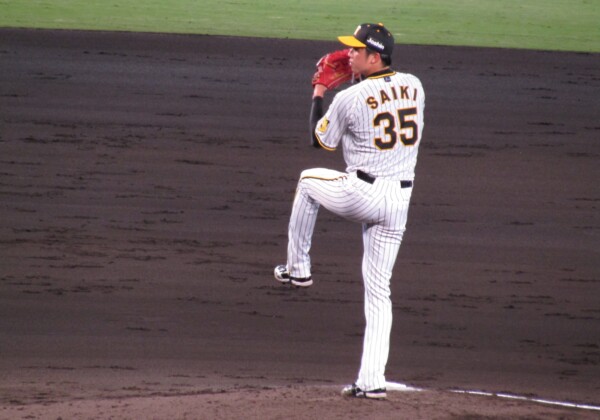 才木浩人が16奪三振のセ・リーグ記録に並ぶも、記録を「知らなかった」藤川監督に降板を告げられ、新記録と日本記録挑戦への機会を失った（資料写真）