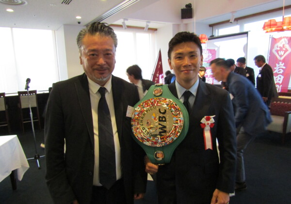 岩田翔吉の早大祝勝会にお父さんも駆けつけた