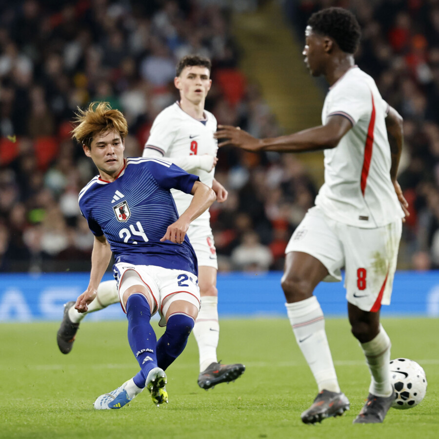 イングランド撃破の立役者の一人、佐野海舟の評価が欧州移籍市場で急上昇!プレミア2チームが関心を示した(写真・アフロ)