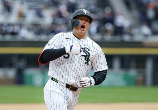 Wソックスの村上宗隆が6回に逆転の4号2ランを放ち雄叫びをあげた（写真：Imagn/ロイター/アフロ）