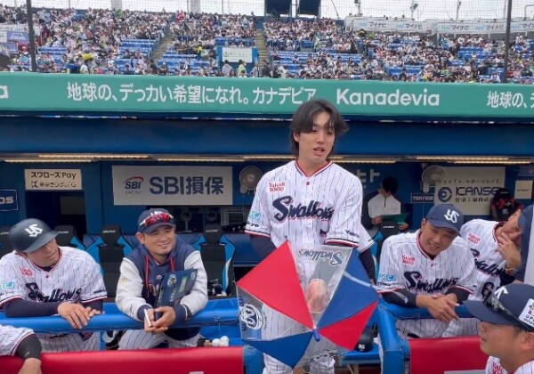 ヤクルトの快進撃を支える勝利の儀式。長岡が豆知識で鼓舞（東京ヤクルトスワローズ公式Ｘより）