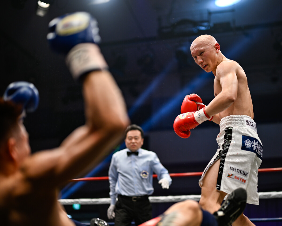 松本圭佑が衝撃ＴＫＯ勝利（写真・山口裕朗）