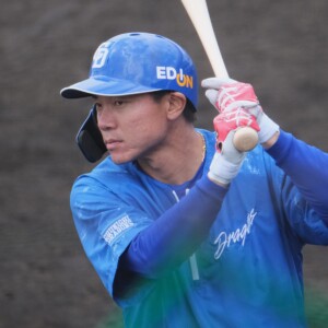 4回二死満塁で大島は代打を送られた（写真・黒田史夫）