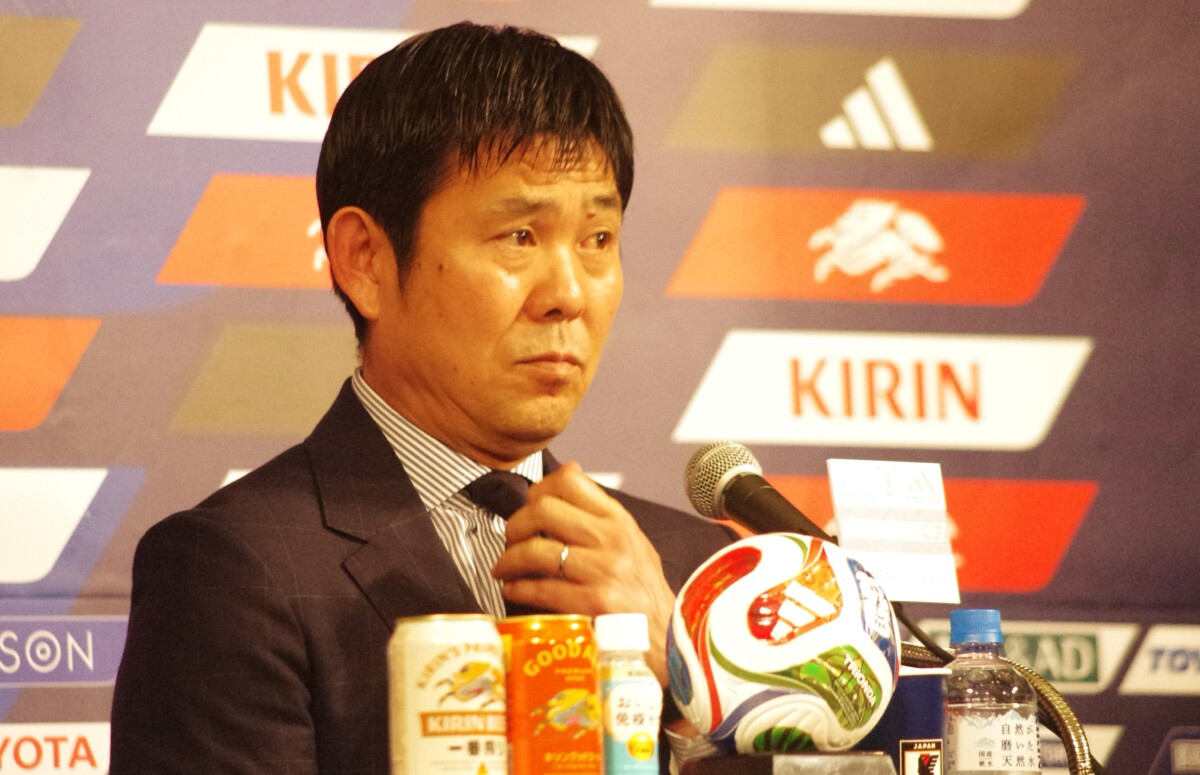 森保監督はメンバー発表の際、三笘ら漏れた選手のことを思い涙ぐんだ