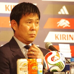 森保監督はメンバー発表の際、三笘ら漏れた選手のことを思い涙ぐんだ