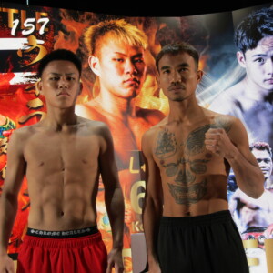 今日異例のデビュー戦に挑む藤木勇我（左）と対戦相手のウィラ・ミカム