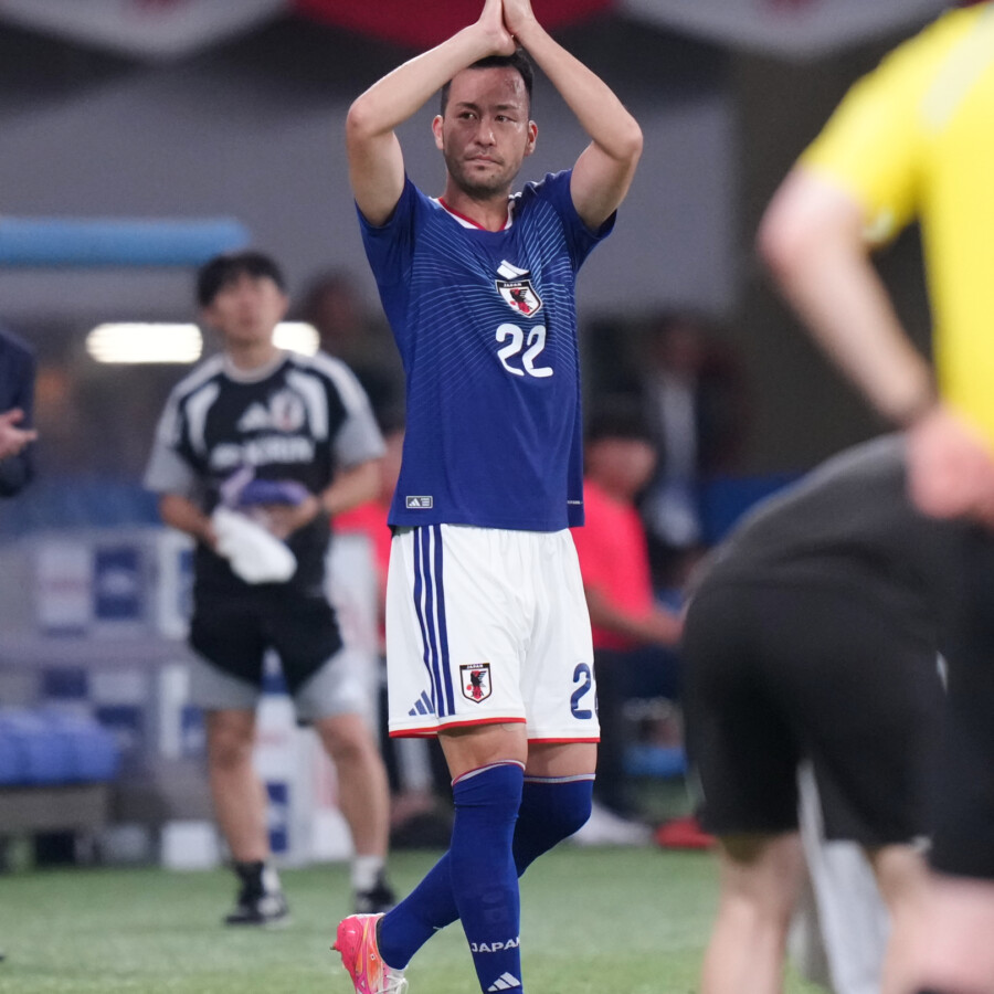 セレモニー的な出場が物議を醸した吉田麻也がアイスランド戦での日本代表の収穫と課題を語り尽くした（写真・AP/アフロ）