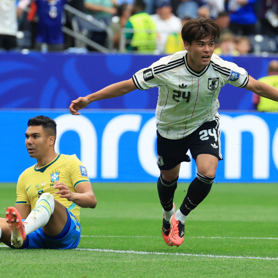 佐野海舟の先制ゴールで前半は１－０で折り返したのだが…（写真：Agencia EFE/アフロ）