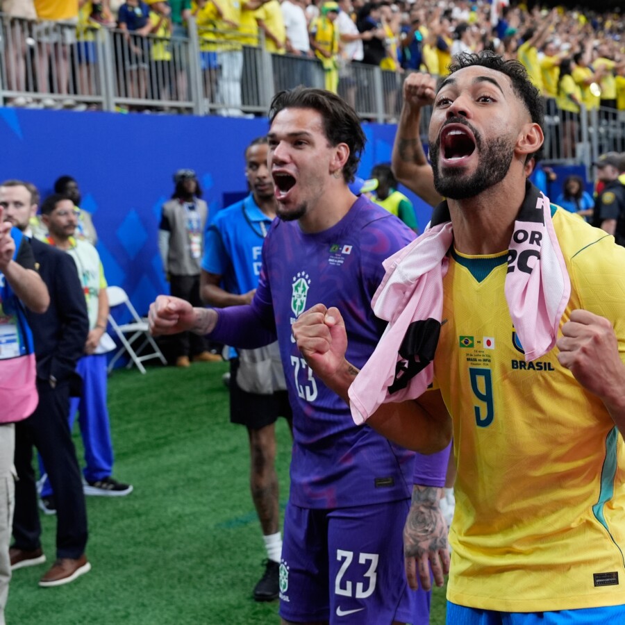 試合後にブラジルのクーニャが日本に向かって罵声を浴びせた（写真・ＡＰ/アフロ）