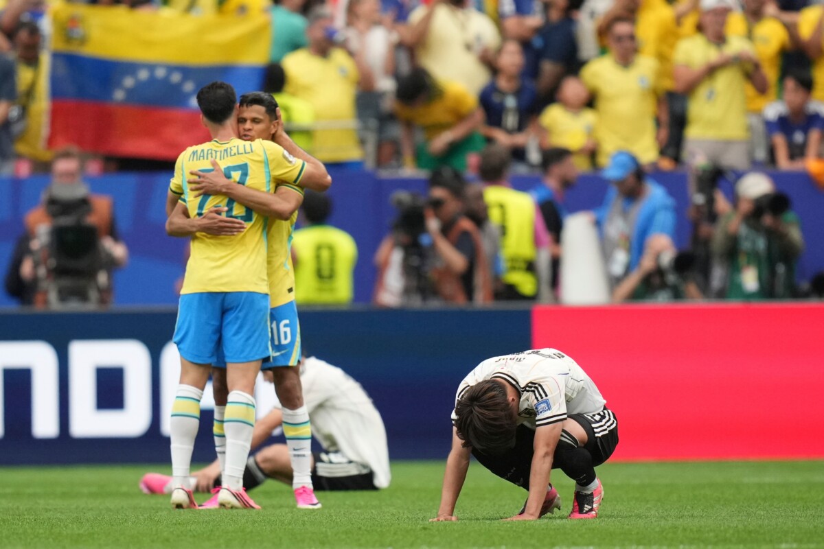 アディショナルタイムの勝ち越しゴールで日本がブラジルに惜敗した（写真：AP/アフロ）
