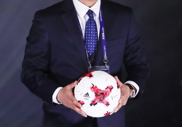 日本でお馴染みの韓国サッカー界の“レジェンド”アン・ジョンファン氏までがアジア最多得点記録でチュニジアを下した日本を絶賛した（写真：Yonhap/アフロ）