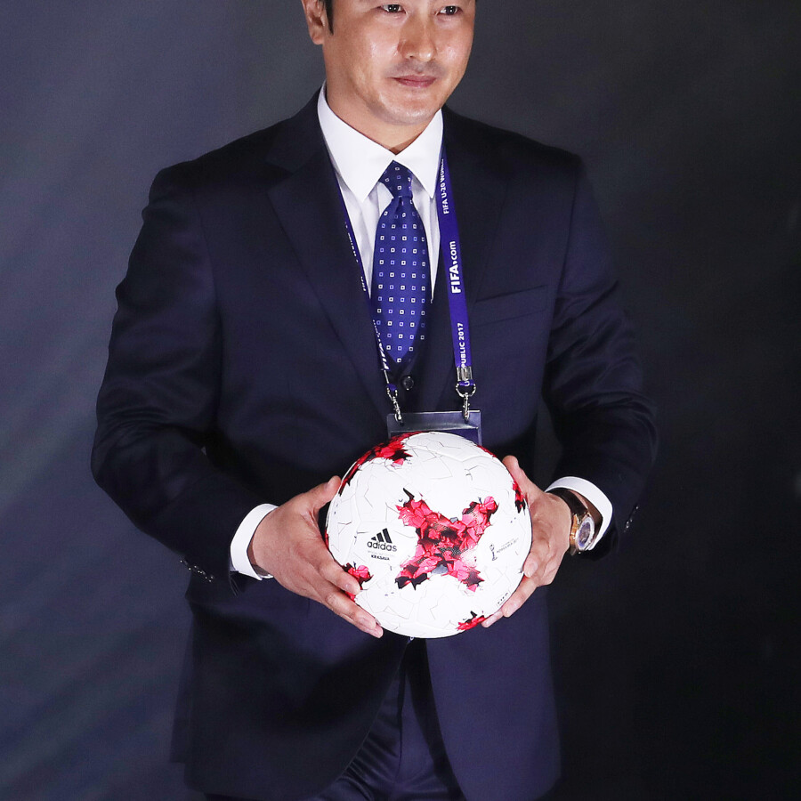 日本でお馴染みの韓国サッカー界の“レジェンド”アン・ジョンファン氏までがアジア最多得点記録でチュニジアを下した日本を絶賛した(写真:Yonhap/アフロ)