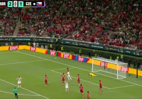 韓国のＧＫキム・スンギュ（FC東京）が神セーブを連発してチェコに逆転勝利（ＤＡＺＮＪａｐａｎ公式Ｘより）