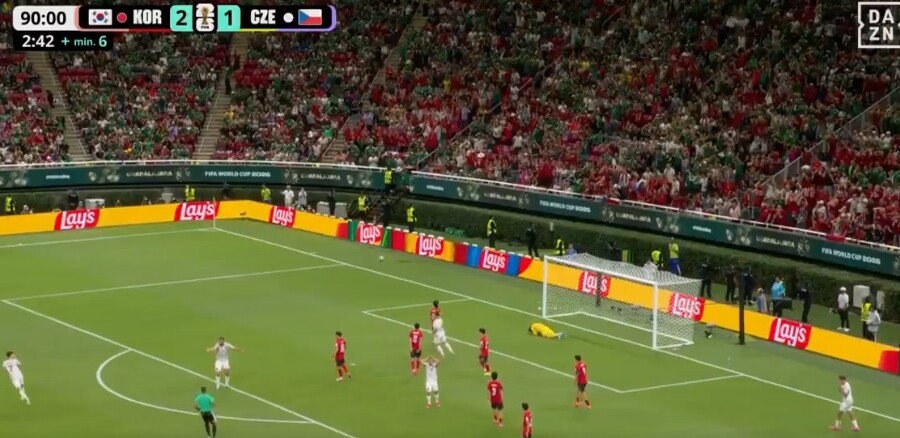 韓国のGKキム・スンギュ(FC東京)が神セーブを連発してチェコに逆転勝利(DAZNJapan公式Xより)