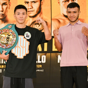 WBC世界ライトフライ級王者の岩田翔吉と挑戦者のエリック・バディージョ（写真・山口裕朗）
