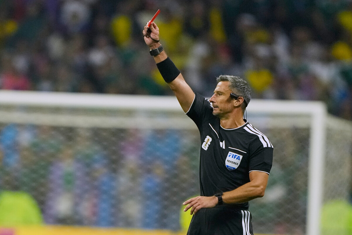 Ｗ杯決勝の主審に決まったスロベニアのスラフコ・ヴィンチッチ氏（写真・ＡＰ/アフロ）