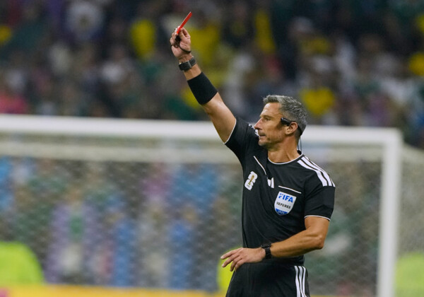 Ｗ杯決勝の主審に決まったスロベニアのスラフコ・ヴィンチッチ氏（写真・ＡＰ/アフロ）