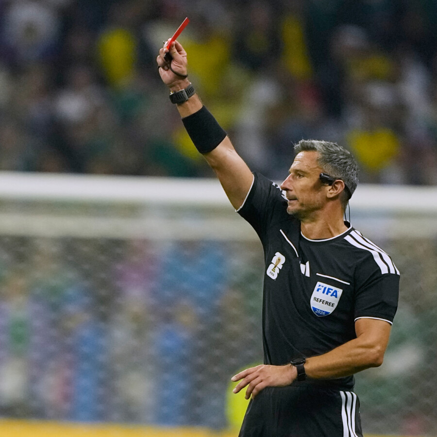 W杯決勝の主審に決まったスロベニアのスラフコ・ヴィンチッチ氏(写真・AP/アフロ)